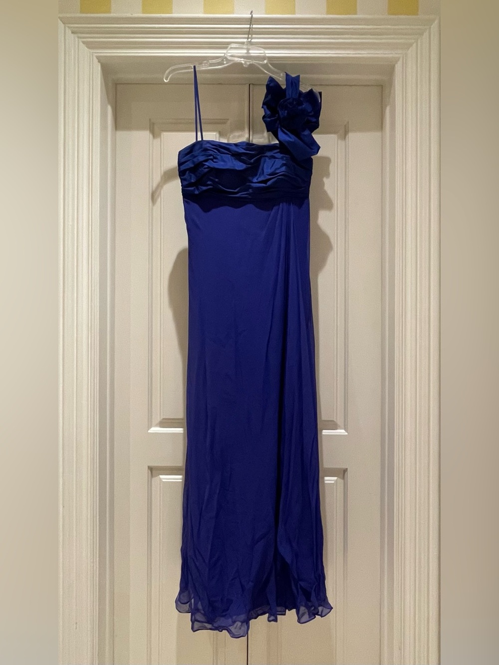 Gorgeous Sapphire Blue Floor-Length One-Shoulder Gown with Floral Appliqué